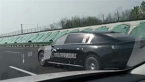 华为百万级豪车 尊界S800上市定档：内饰部分细节提前曝光