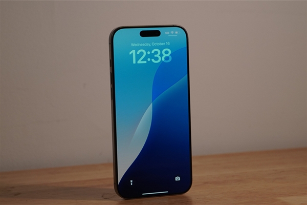 曝苹果iOS 19支持外接显示器：iPhone体验向PC看齐