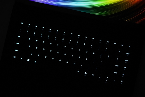 RTX 5090游戏利器！雷蛇灵刃16 2025游戏本图赏