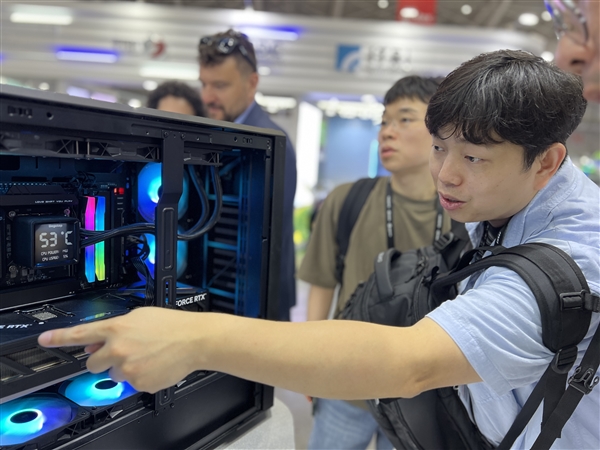鑫谷机箱新品齐亮相：自带显示器的探云WS3 Ultra、还有首款手提ITX机箱