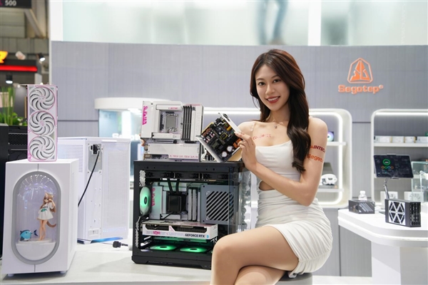 鑫谷机箱新品齐亮相：自带显示器的探云WS3 Ultra、还有首款手提ITX机箱