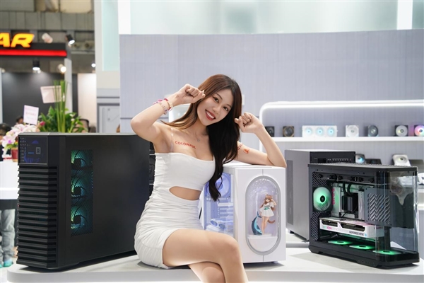 鑫谷机箱新品齐亮相：自带显示器的探云WS3 Ultra、还有首款手提ITX机箱