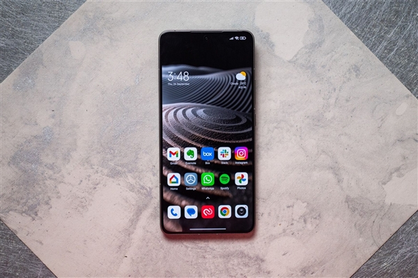 REDMI K80至尊版升级幅度最大：来得最晚 料给得最满