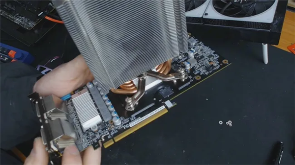 显卡装上CPU散热 GTX 960魔改成功：一举打破3DMark纪录！